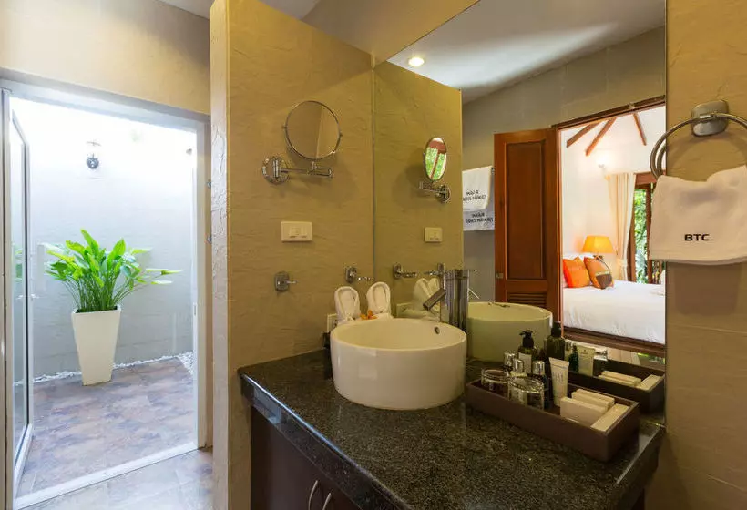 هتل Villa Baan Tawan Chai