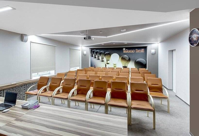 Kamarooms Business Hotel & Spa