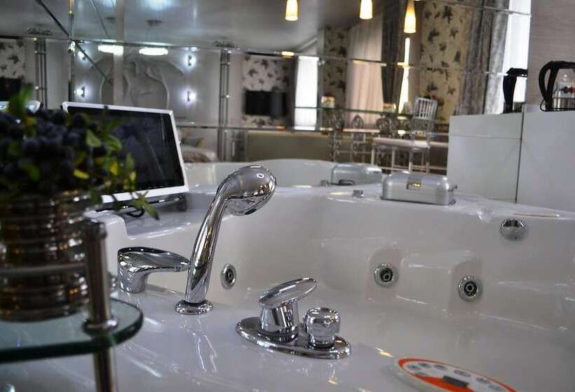 Kamarooms Business Hotel & Spa