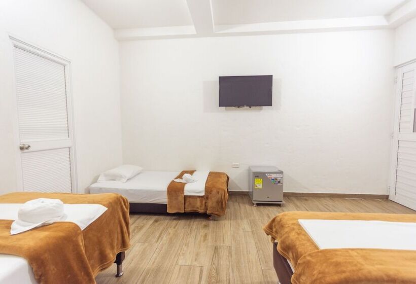 هتل Dellhar Americano By Del Toro