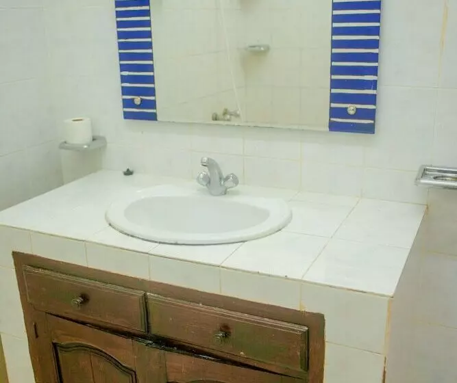 تختخواب و صبحانه Lotus Hotel Diego