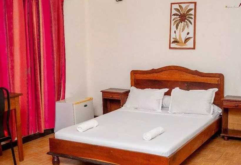 تختخواب و صبحانه Lotus Hotel Diego