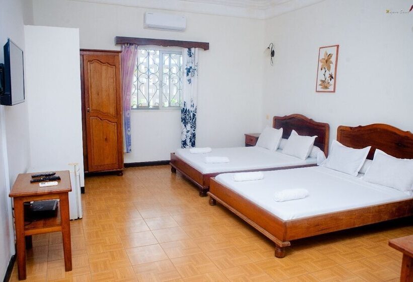 تختخواب و صبحانه Lotus Hotel Diego