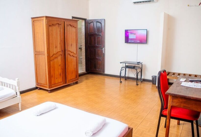 تختخواب و صبحانه Lotus Hotel Diego