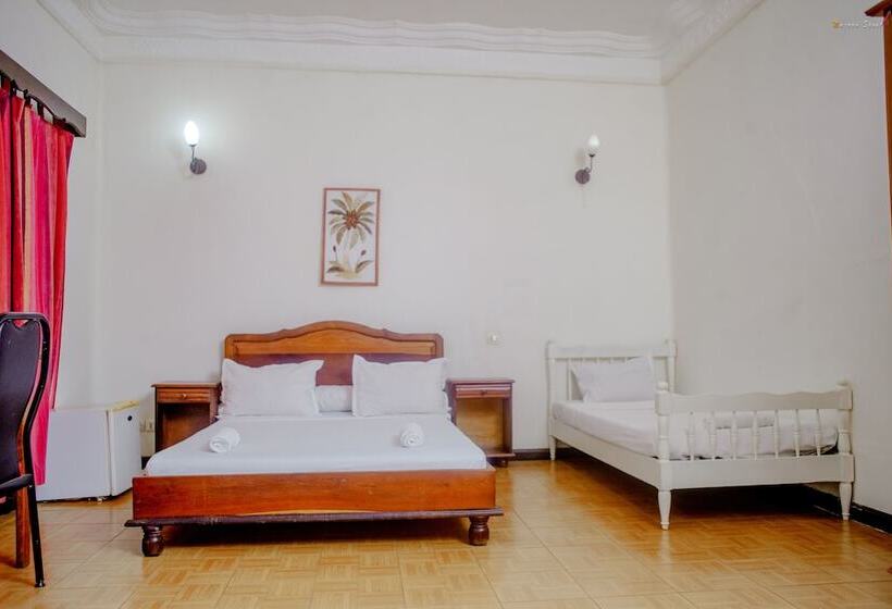 تختخواب و صبحانه Lotus Hotel Diego