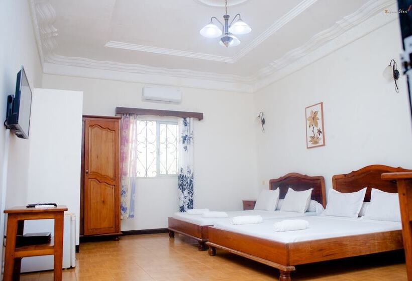 تختخواب و صبحانه Lotus Hotel Diego