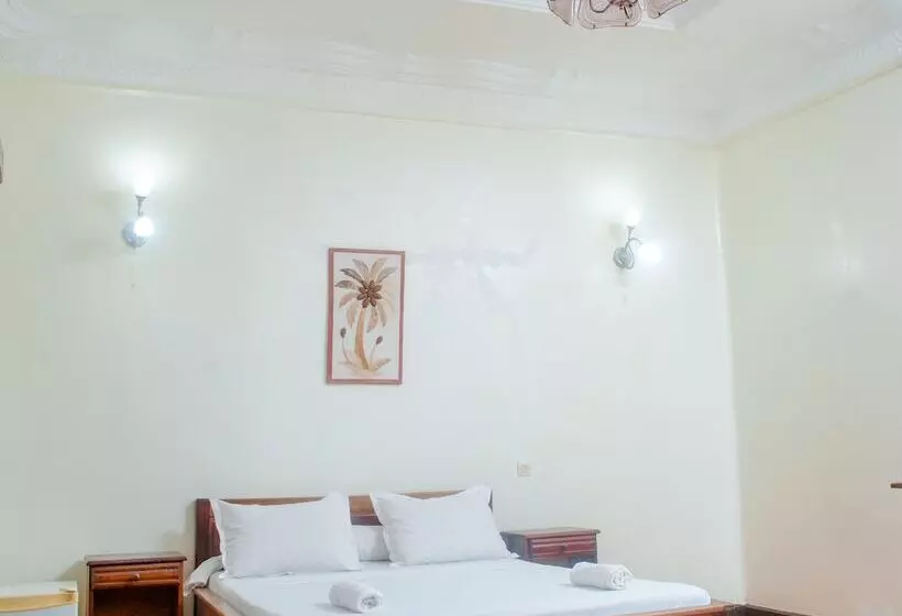 تختخواب و صبحانه Lotus Hotel Diego