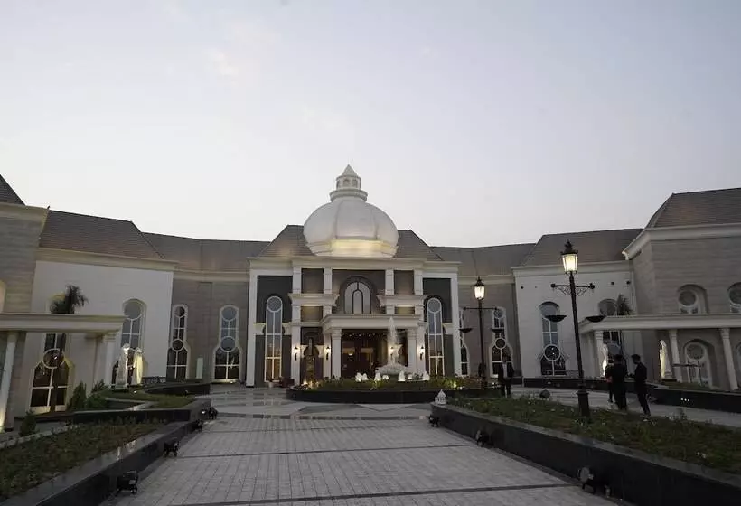 The Grand Nirvana Hotel And Resort