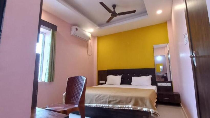 هتل Jagdish Palace Near Puri Sea Beach Best Choice Of Travellers