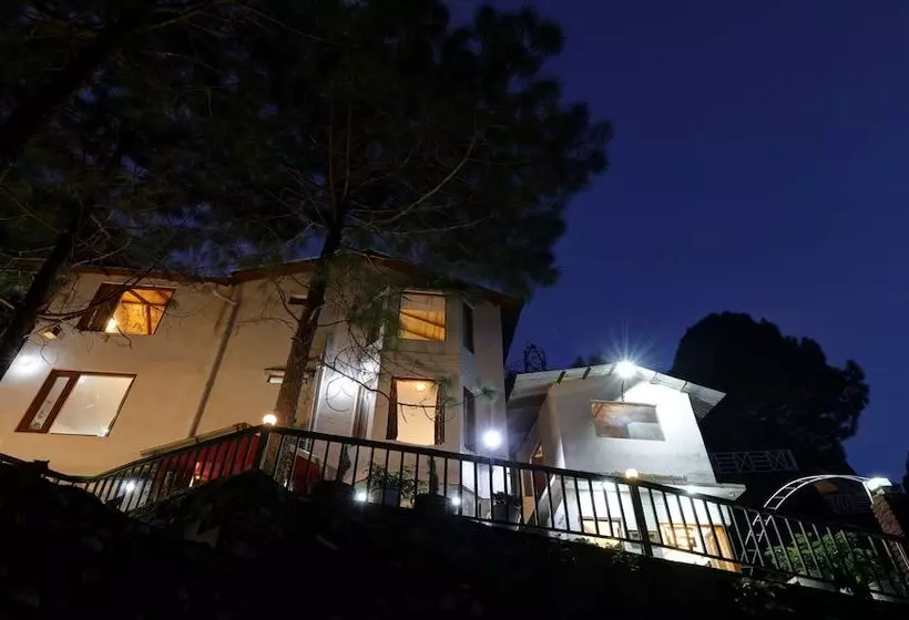 ホテル Treebo Vista Lago With Lake View