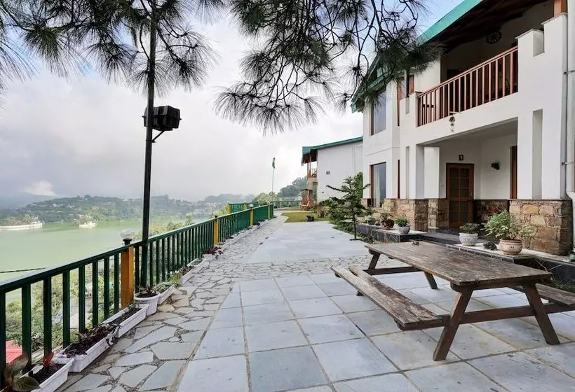 ホテル Treebo Vista Lago With Lake View