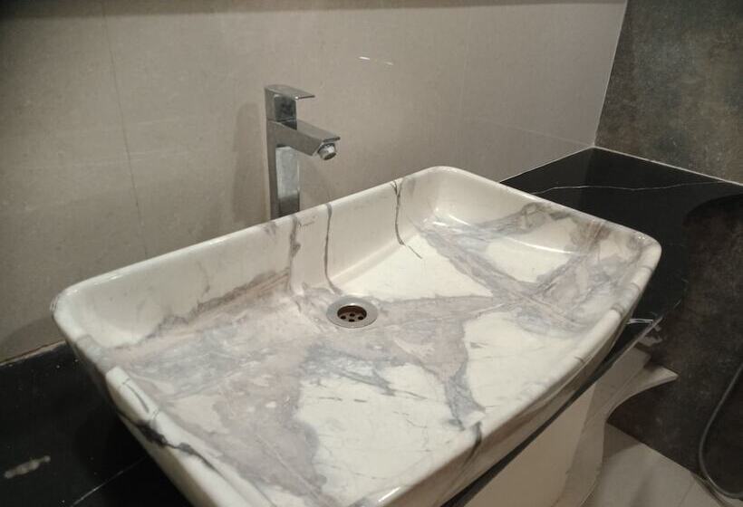 Hotel Airport Inn One