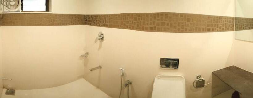 Hotel Airport Inn One