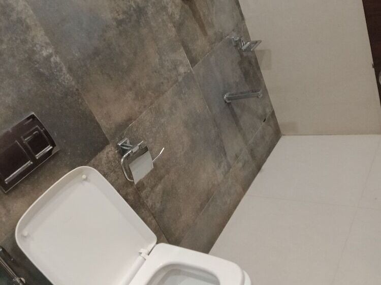 Hotel Airport Inn One