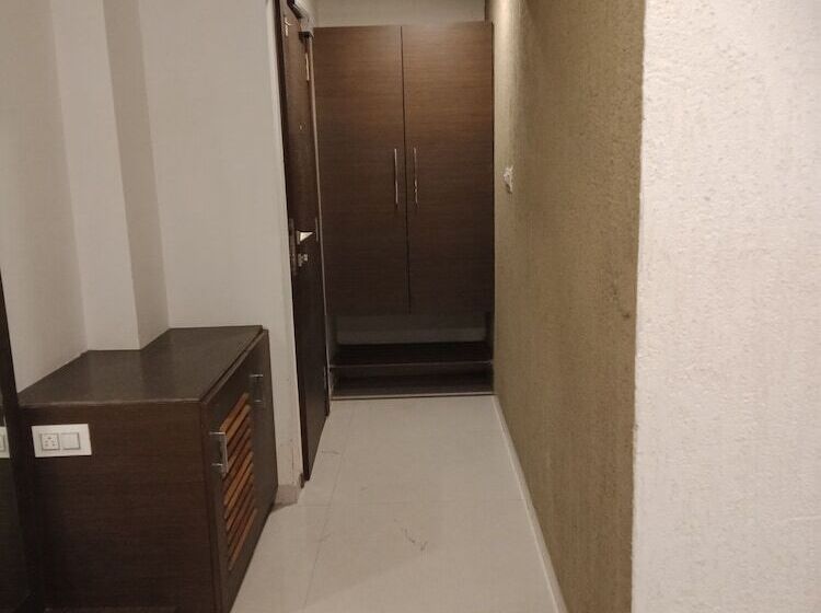 Hotel Airport Inn One