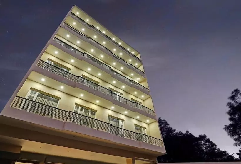 Hotelli Treebo Kamron Regency Sector 80