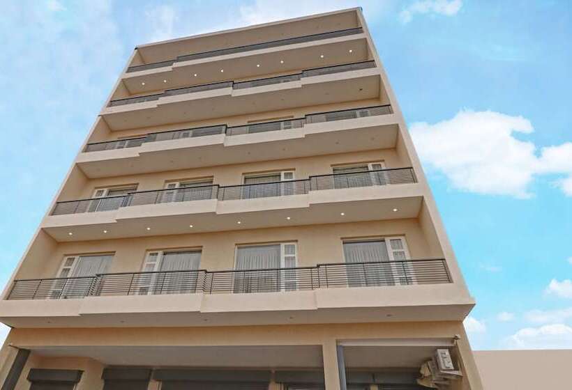 בית מלון כפרי Treebo Kamron Regency Sector 80