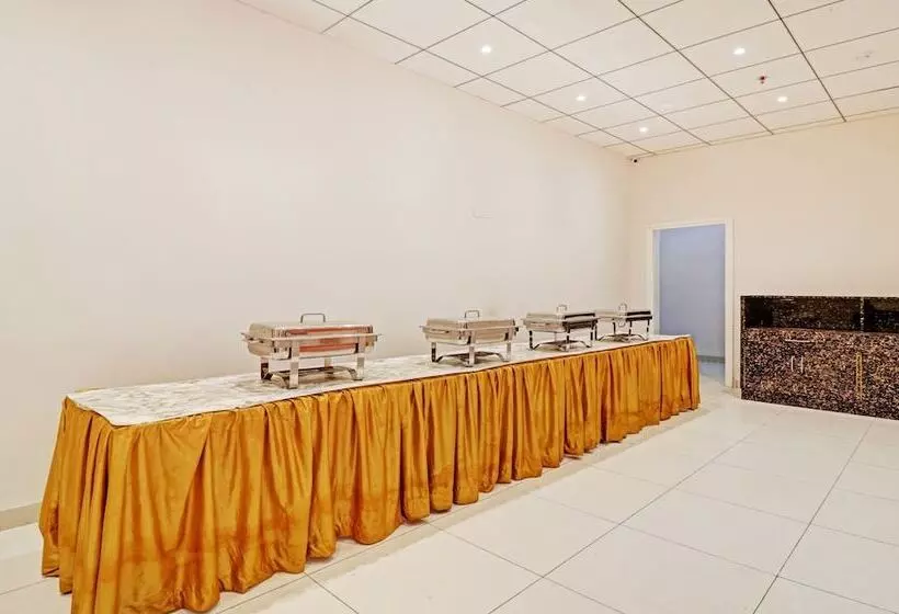 Hotelli Treebo Kamron Regency Sector 80