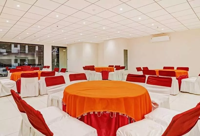 Hotelli Treebo Kamron Regency Sector 80