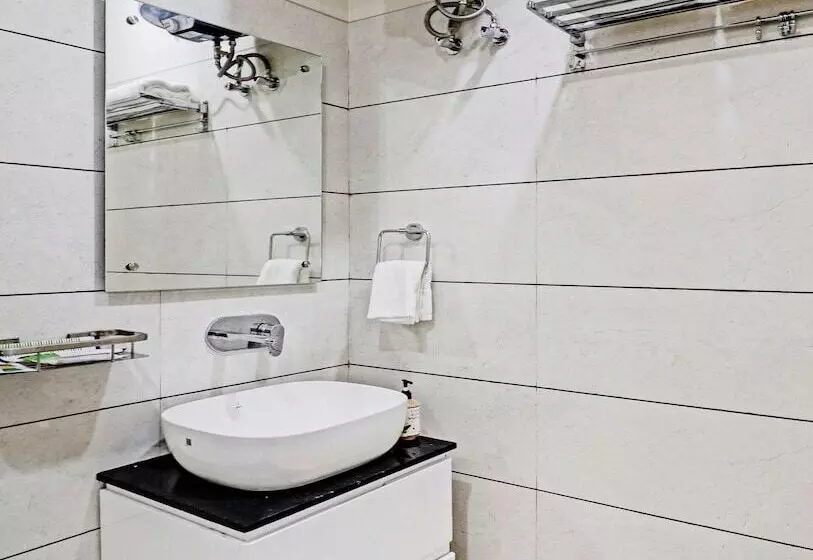 Hotelli Treebo Kamron Regency Sector 80