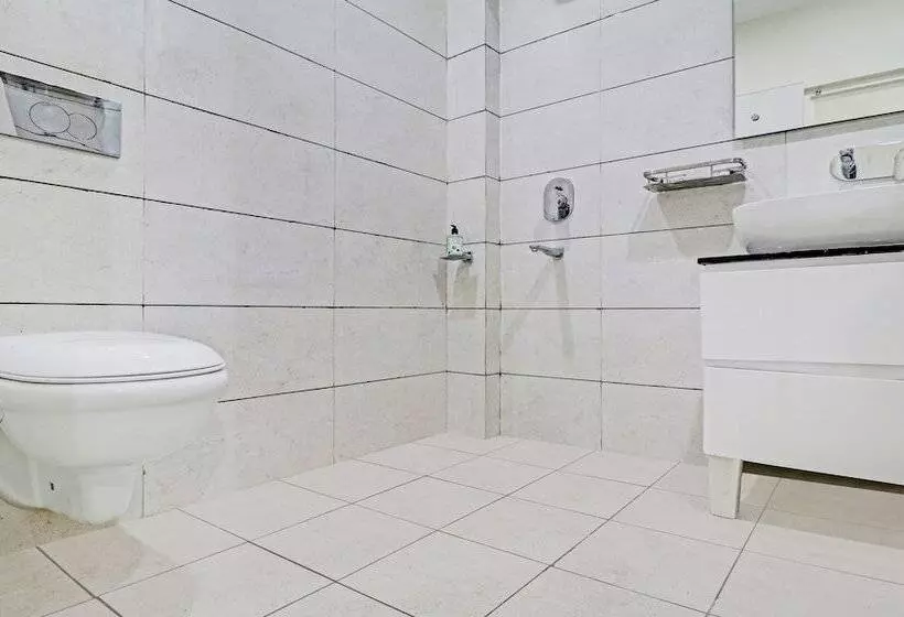 Hotelli Treebo Kamron Regency Sector 80