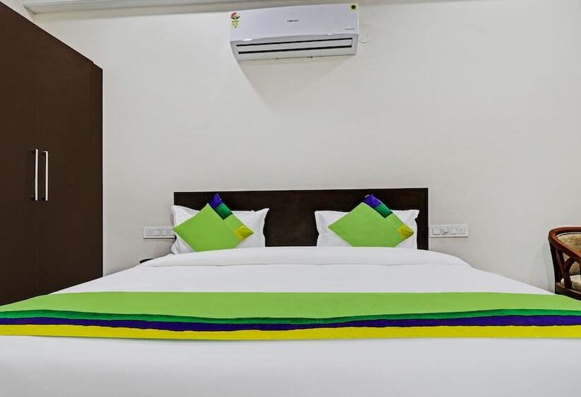 בית מלון כפרי Treebo Kamron Regency Sector 80