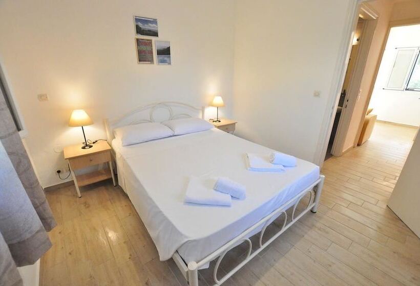 Hotel Acharavi Garden