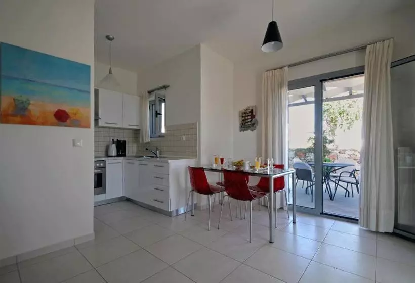 هتل Astarte Sea Villas