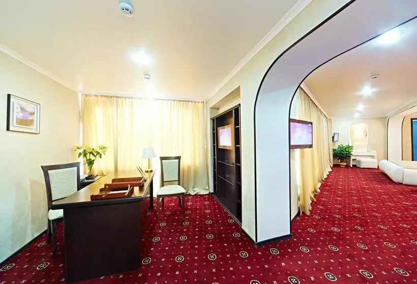 هتل Bryansk