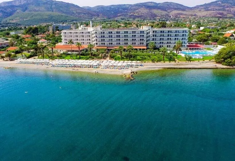 ホテル Calamos Beach Family Club