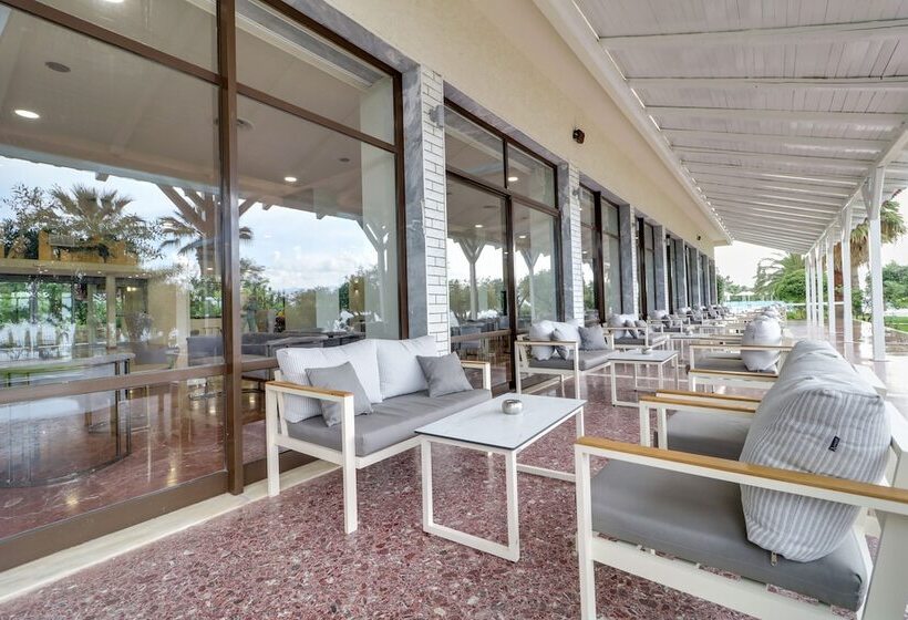 فندق Calamos Beach Family Club