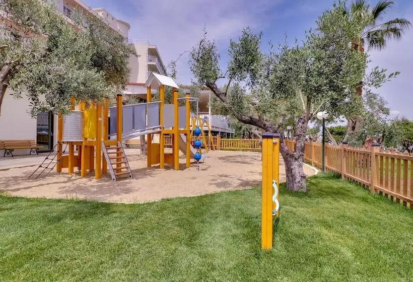 ホテル Calamos Beach Family Club