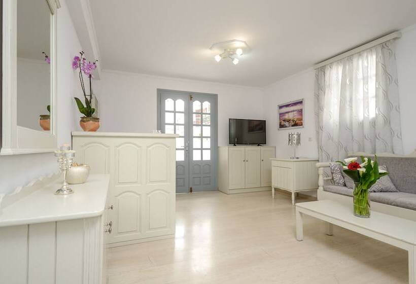 Hotel Golden Beach Studios