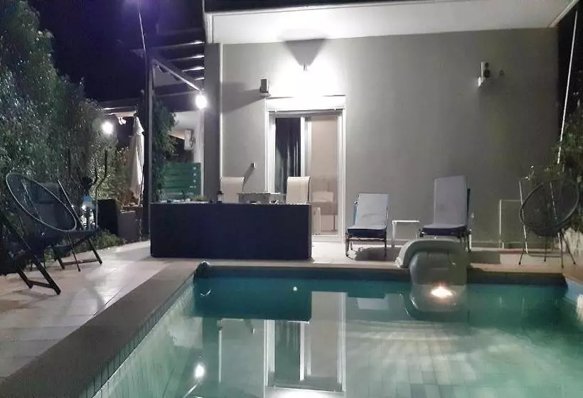 هتل Marianna Apartments
