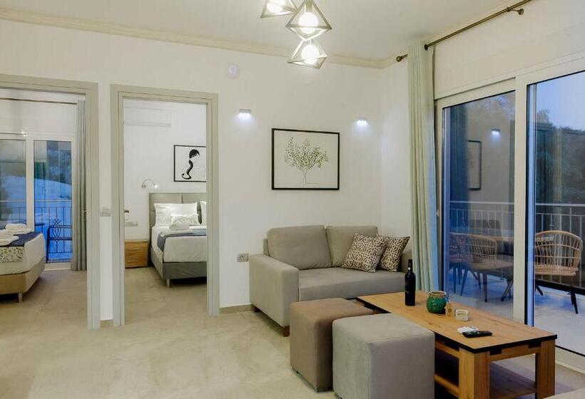 Отель Natura Luxury Suites Parga