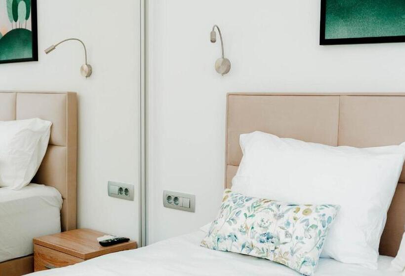 Отель Natura Luxury Suites Parga