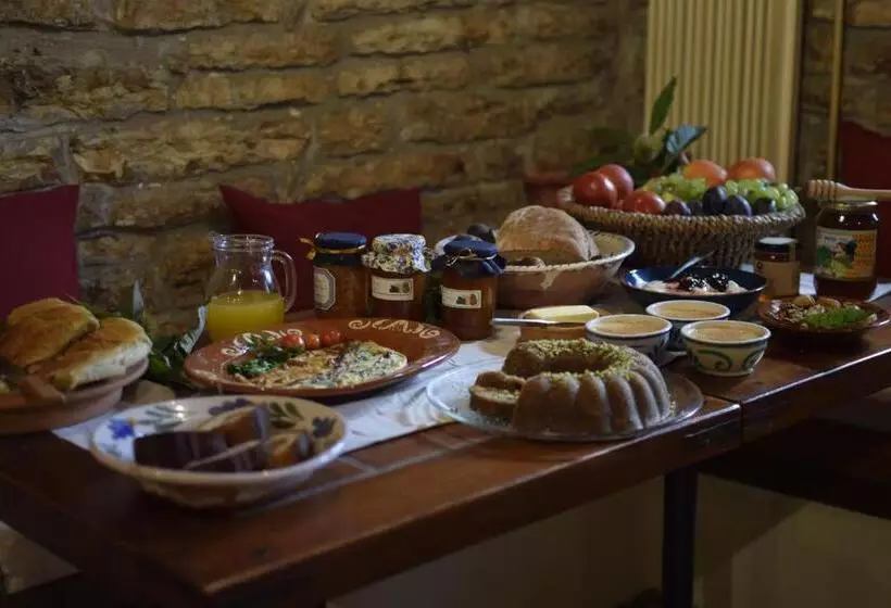 هتل Orestis House
