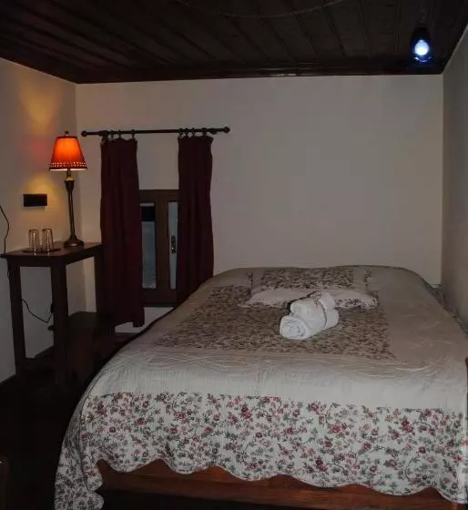 هتل Orestis House