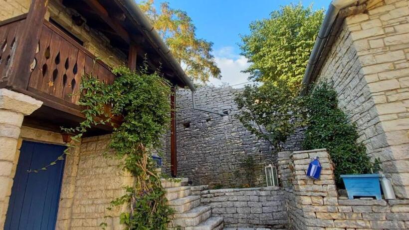 ホテル Orestis House