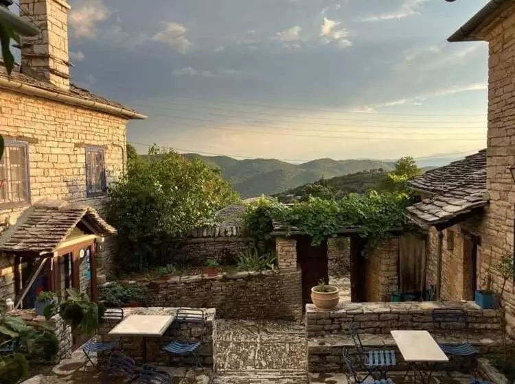 هتل Orestis House