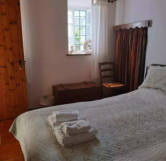 هتل Orestis House
