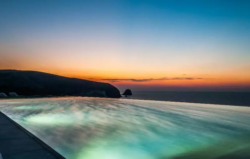 Milos Breeze Boutique