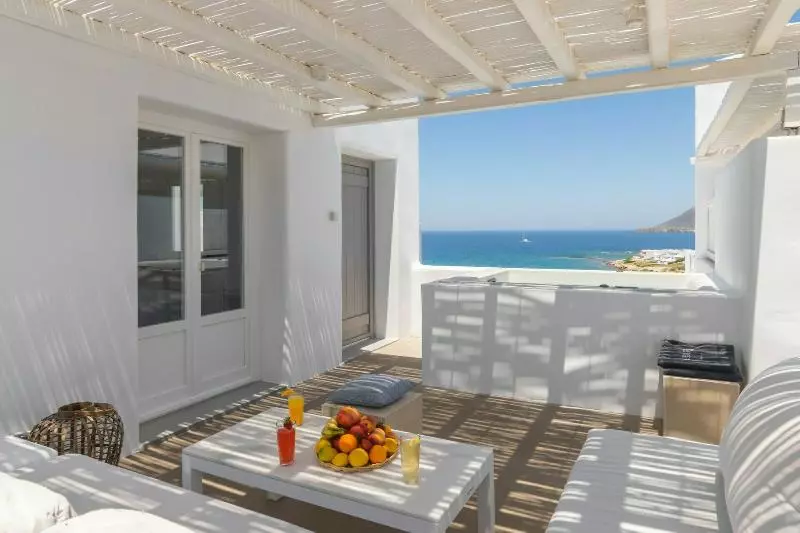 Milos Breeze Boutique