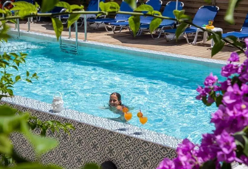 Solon Apartments