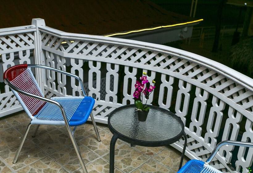 בית מלון כפרי Alamar