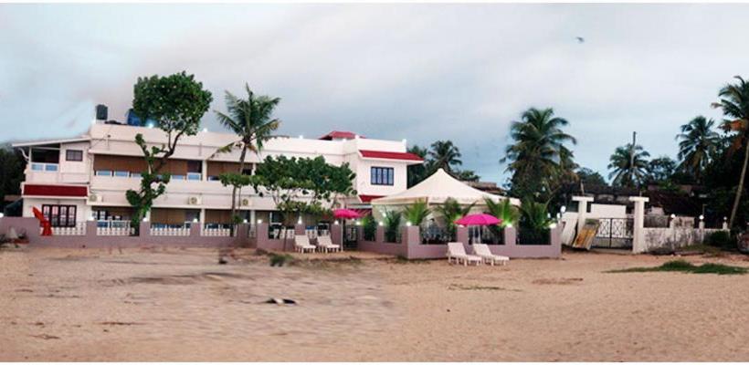 בית מלון כפרי Alleppey Holiday Beach Resort
