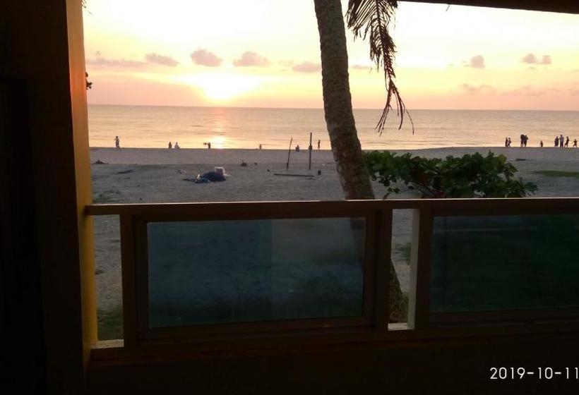 בית מלון כפרי Alleppey Holiday Beach Resort