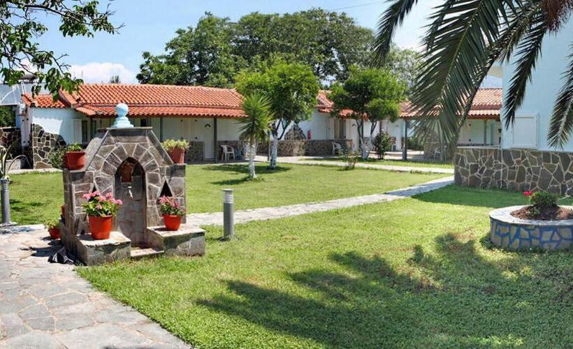 Отель Paradise Studios