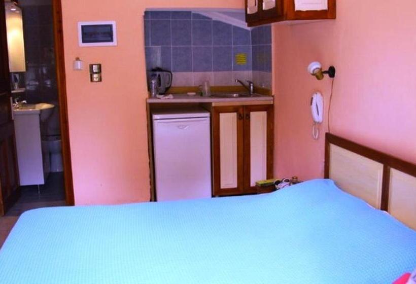 Отель Paradise Studios