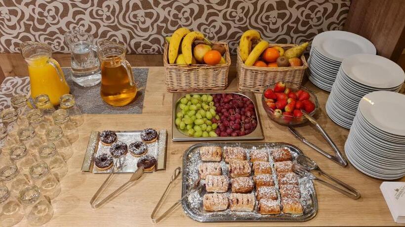 בית מלון כפרי Pension Elektra